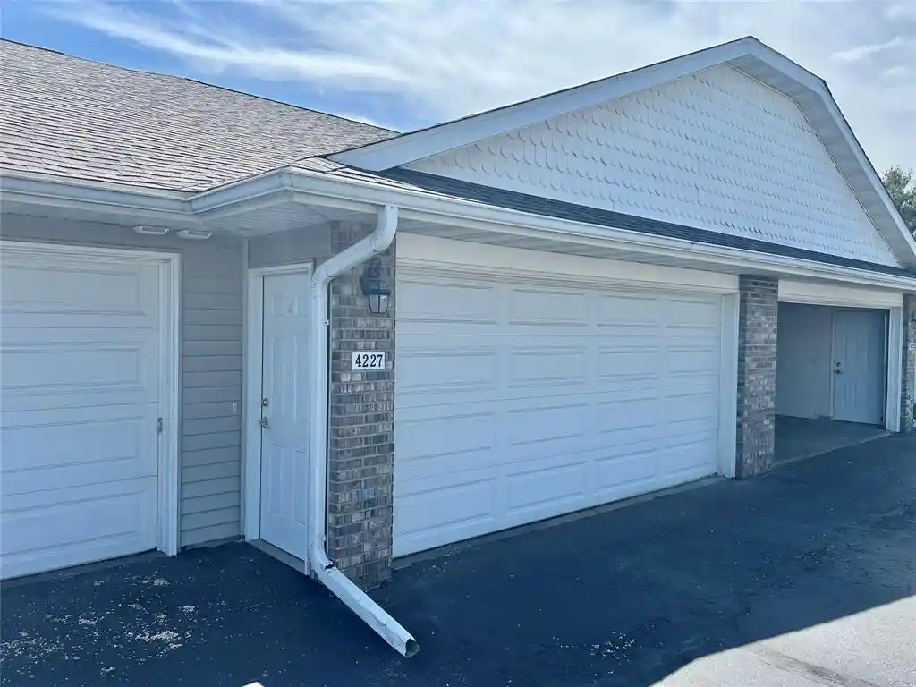 1st image of 4227 W Robin Meadows Lane Lane #4227, Eau Claire, WI 54701 | MLS# 1600916