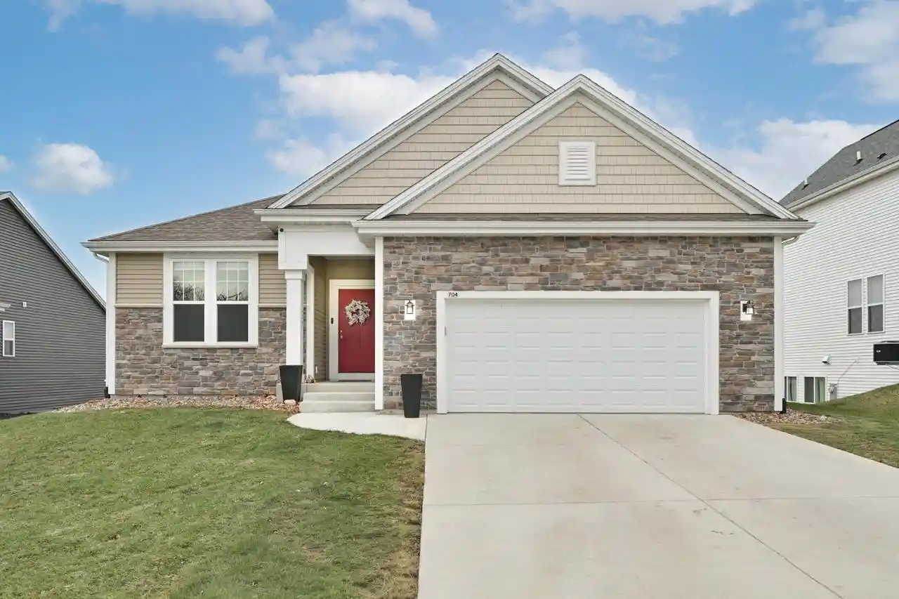 Homes for sale in Waterford, WI | 704 River Ridge Dr Dr, Waterford, WI 53185 | MLS# 1963095