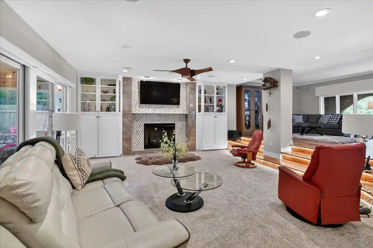 4th image of 6207 Indian Mound Dr Dr, Mcfarland, WI 53558 | MLS# 2023632