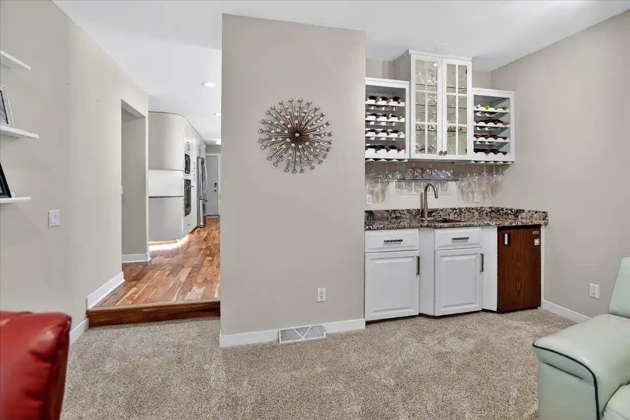 5th image of 6207 Indian Mound Dr Dr, Mcfarland, WI 53558 | MLS# 2023632