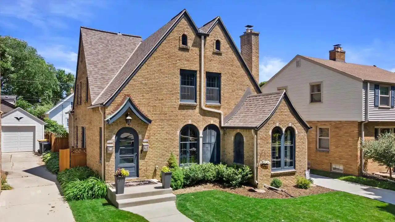 Homes for sale in Wauwatosa, WI | 2648 Lefeber Avenue Avenue, Wauwatosa, WI 53213 | MLS# 1963137
