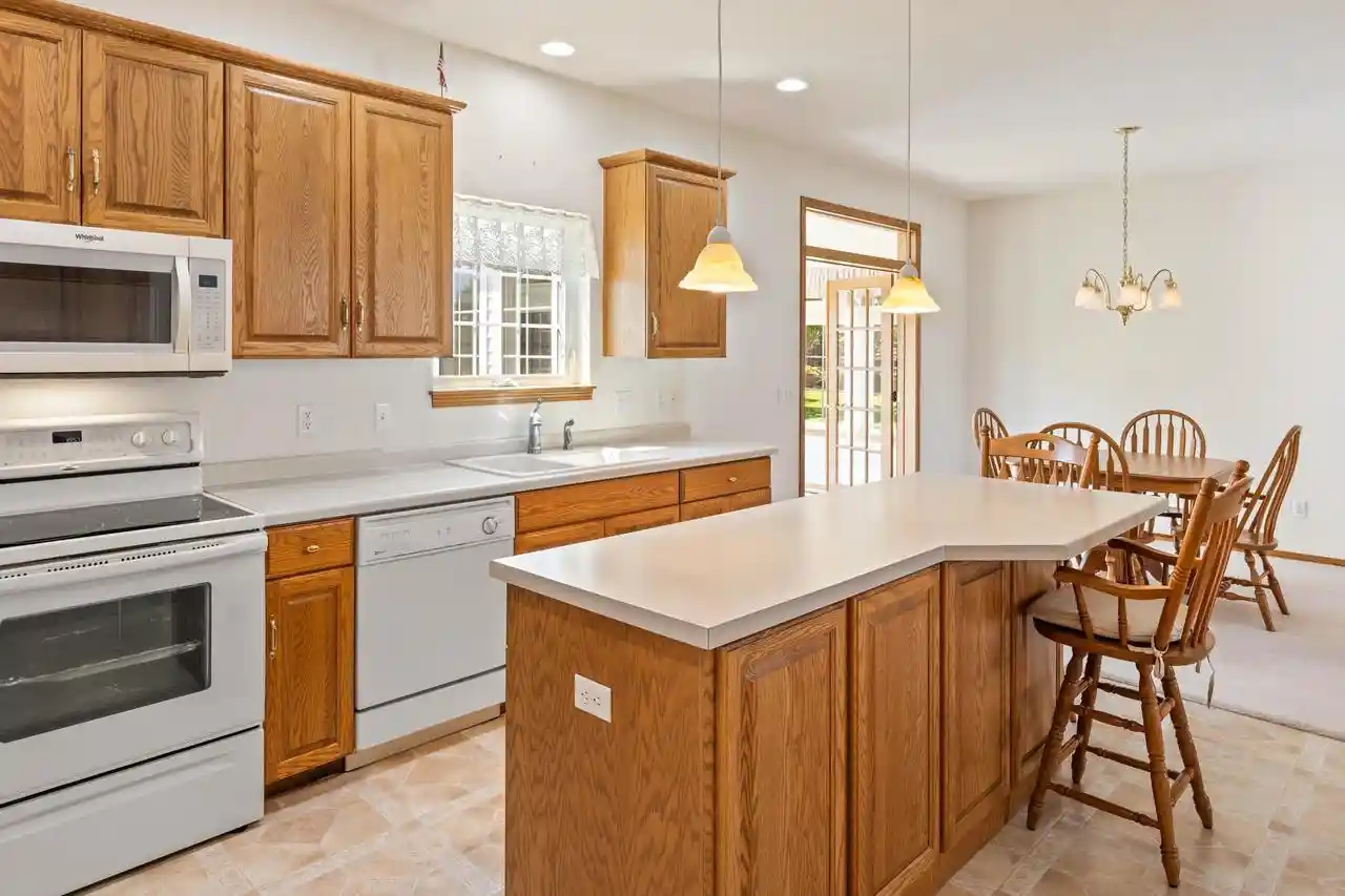 Homes for sale in Appleton, WI | 901 W Bent Oak Lane Lane, Appleton, WI 54914 | MLS# 50325746