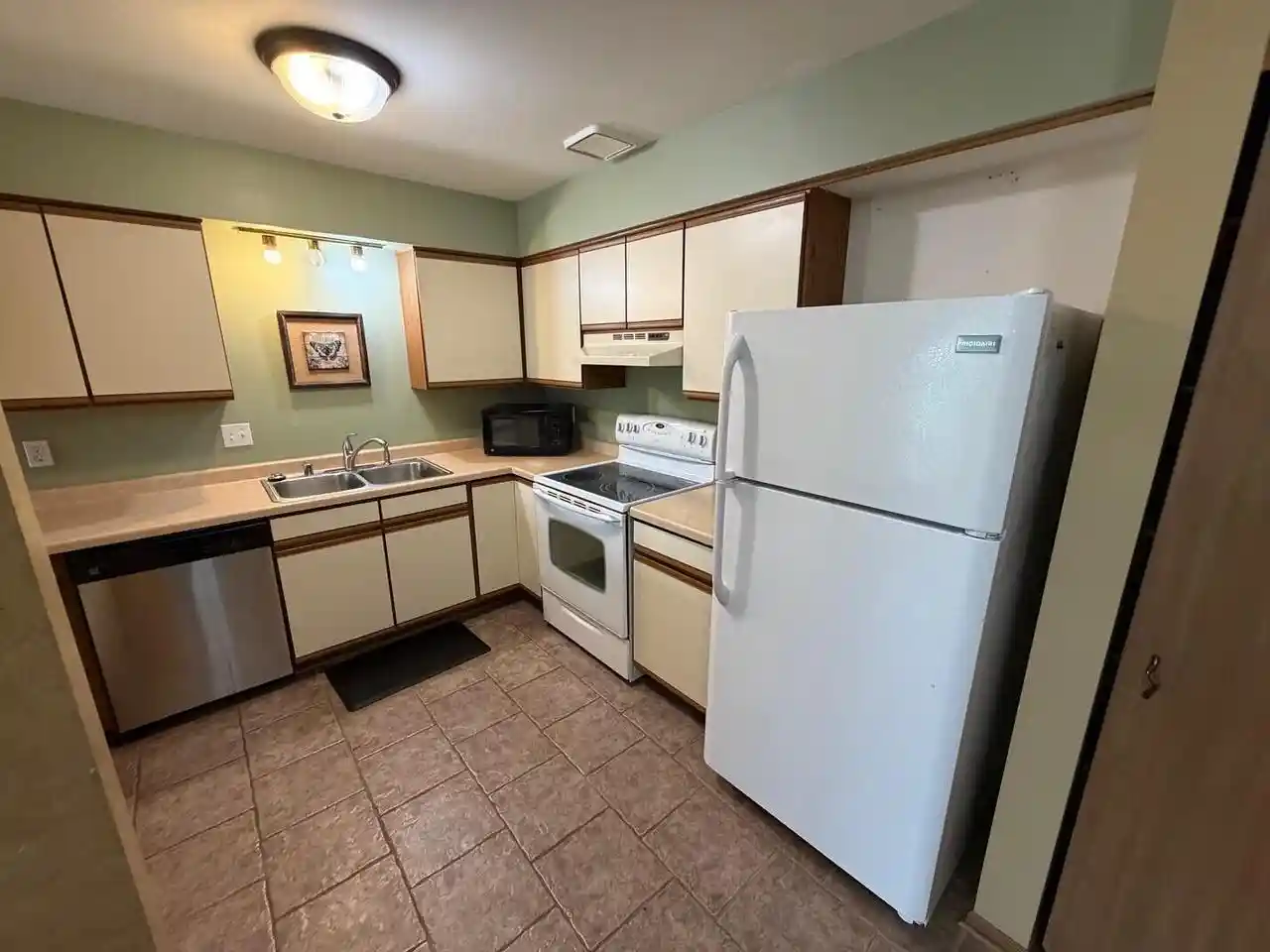 Homes for sale in Muskego, WI | S75w16775 Jacob Court Court, Muskego, WI 53150 | MLS# 1963168