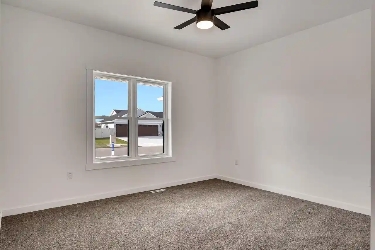 2nd image of 933 Bridger Dr Dr, Holmen, WI 54636 | MLS# 1963169