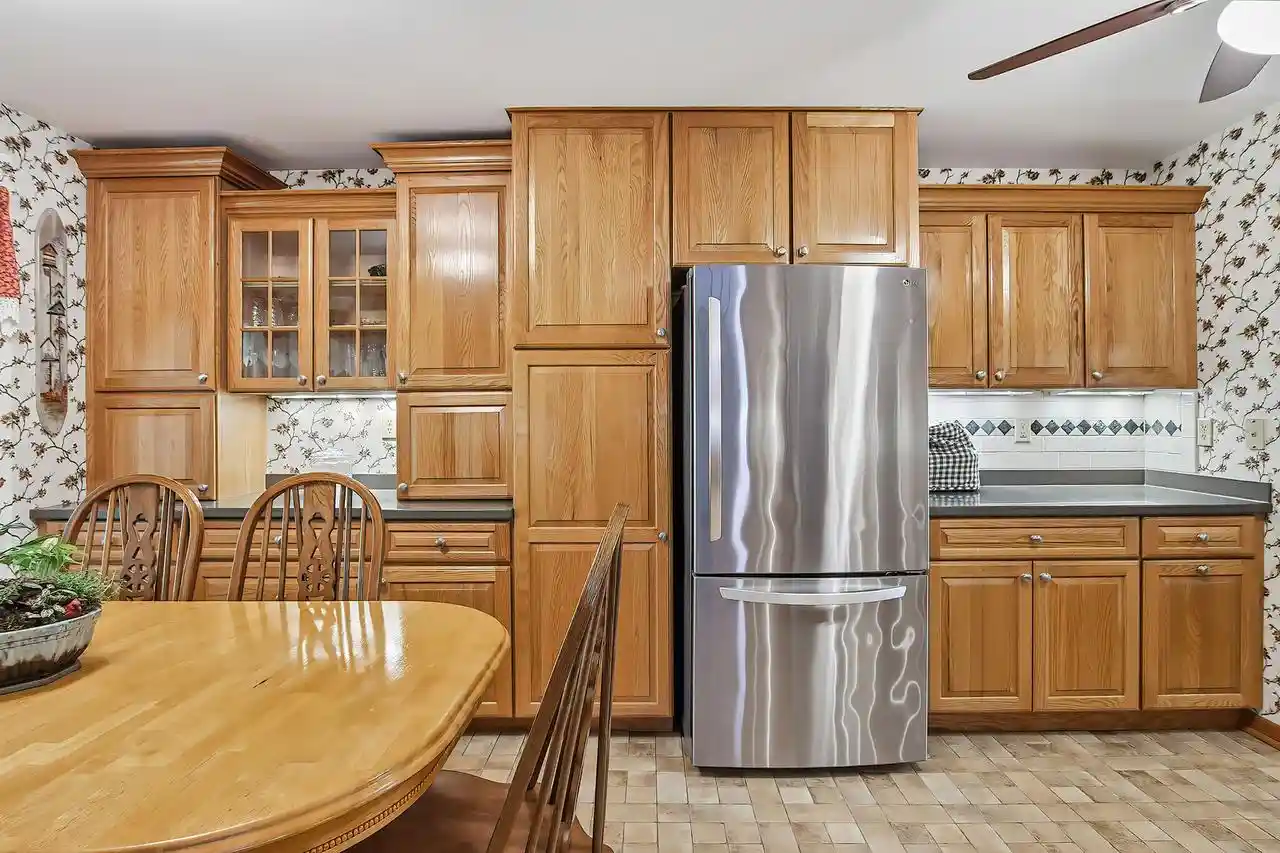 Homes for sale in Waterford, WI | 28511 Ray Dr Dr, Waterford, WI 53185 | MLS# 1963183