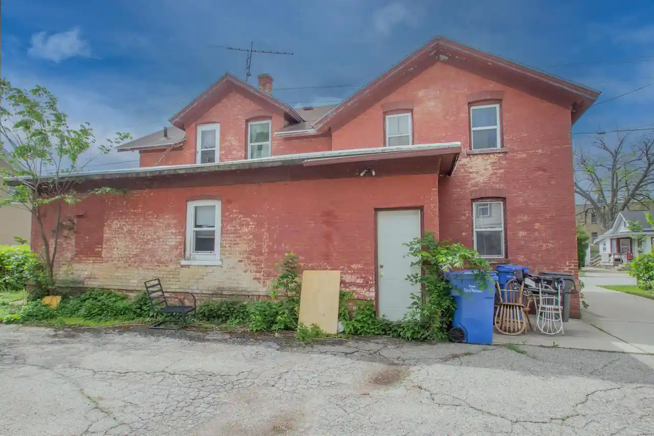 Homes for sale in Watertown, WI | 504 E Division Street Street, Watertown, WI 53098 | Houzeo