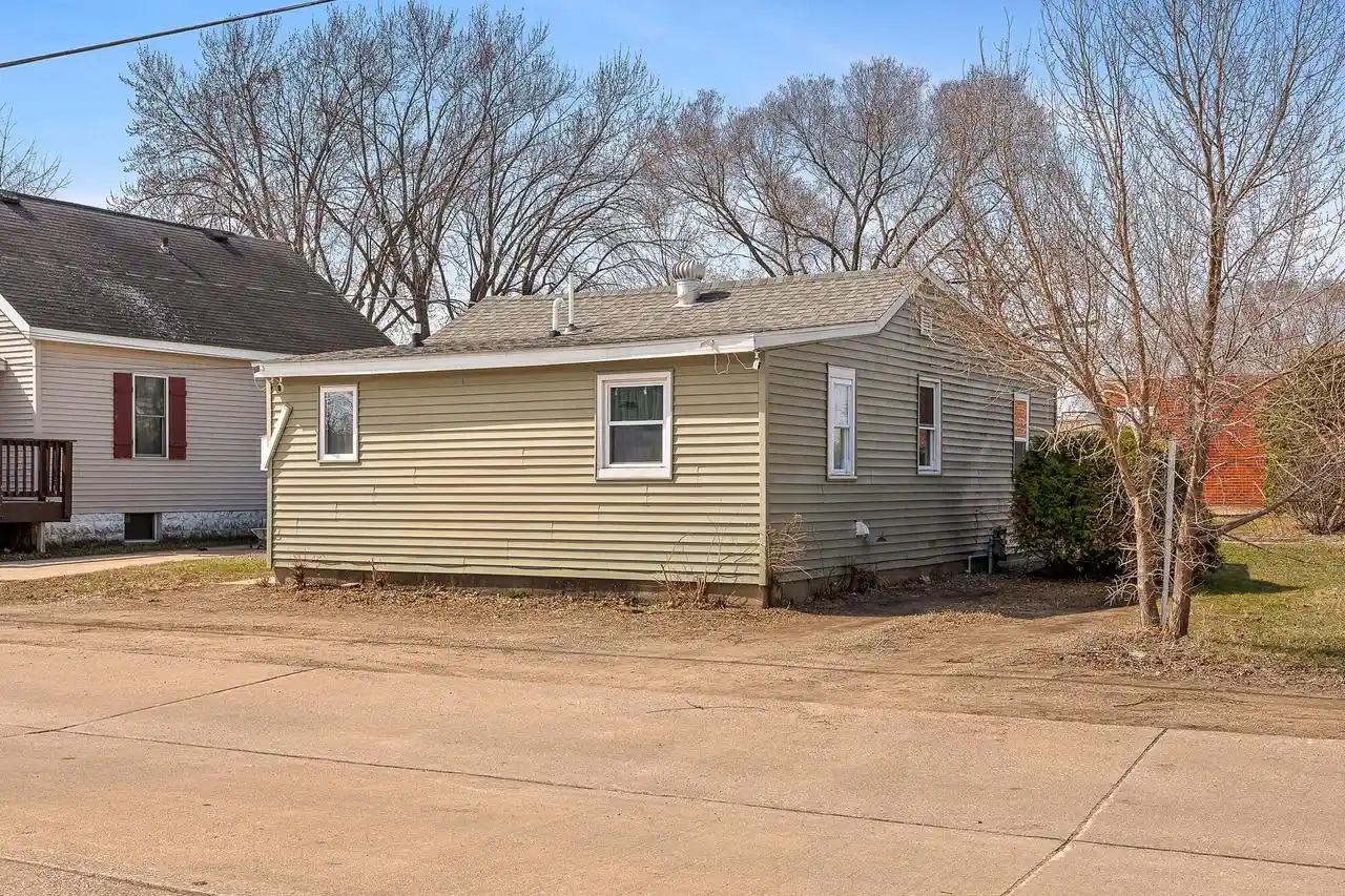 Homes for sale in La Crosse, WI | 2038 Avon Street Street, La Crosse, WI 54603 | MLS# 1963203