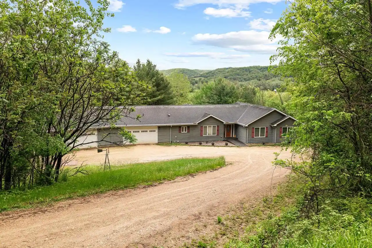 Homes for sale in La Farge, WI | S4358 Slayback Road Road, La Farge, WI 54639 | MLS# 1963212