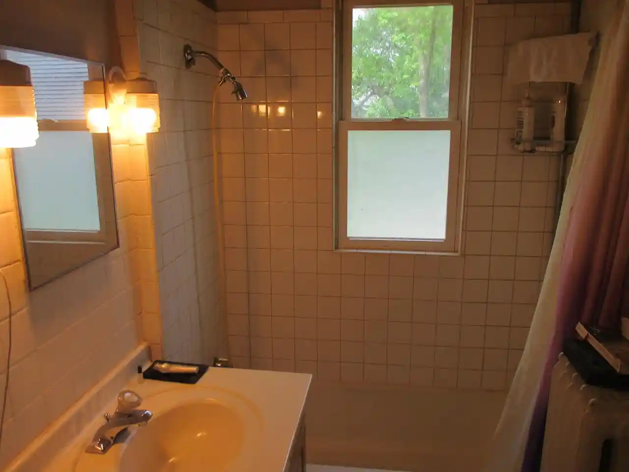 Homes for sale in Milwaukee, WI | 611 E Chambers Street Street, Milwaukee, WI 53212 | Houzeo