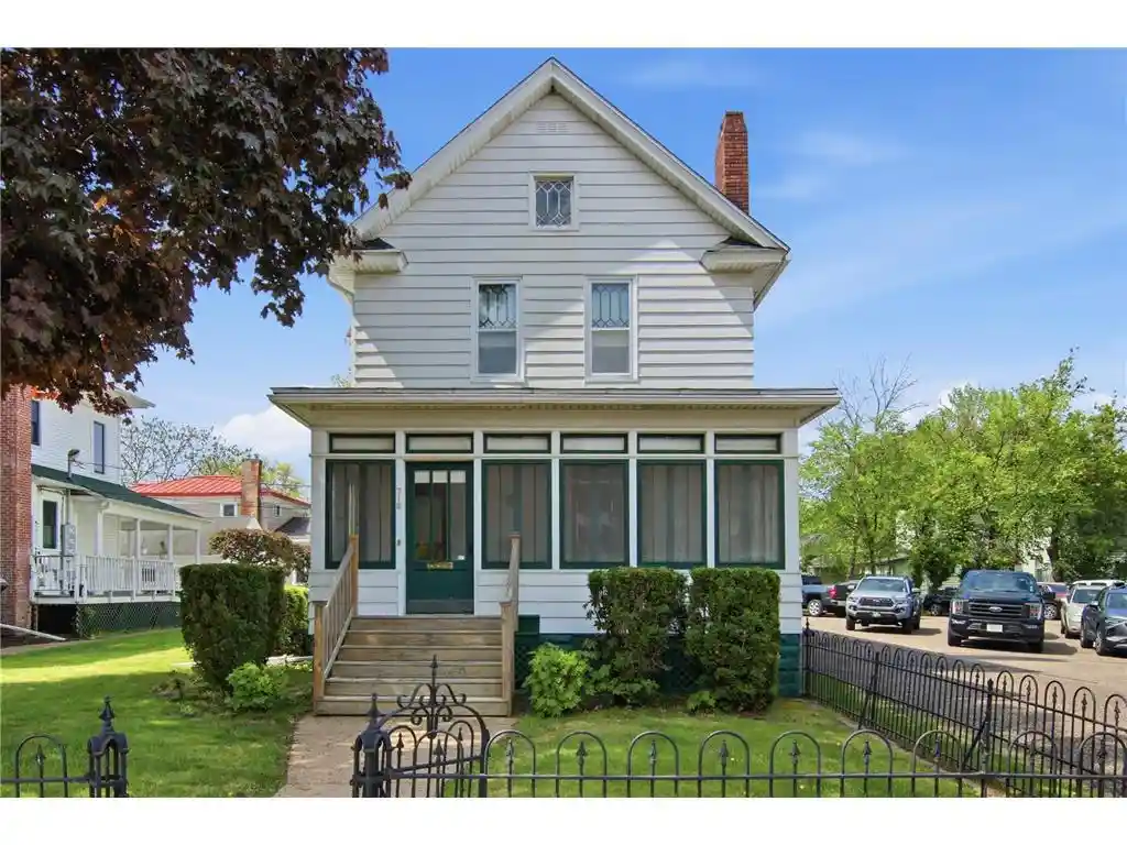 Homes for sale in Chippewa Falls, WI | 712 N Bridge Street Street, Chippewa Falls, WI 54729 | MLS# 7077366