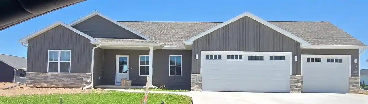 Homes for sale in Greenville, WI | W6886 Mcallister Dr Dr, Greenville, WI 54942 | MLS# 50325787