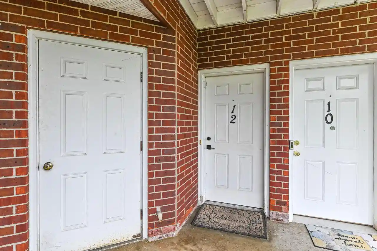 Homes for sale in Pleasant Prairie, WI | 8200 Lexington Place Place, Pleasant Prairie, WI 53158 | Houzeo