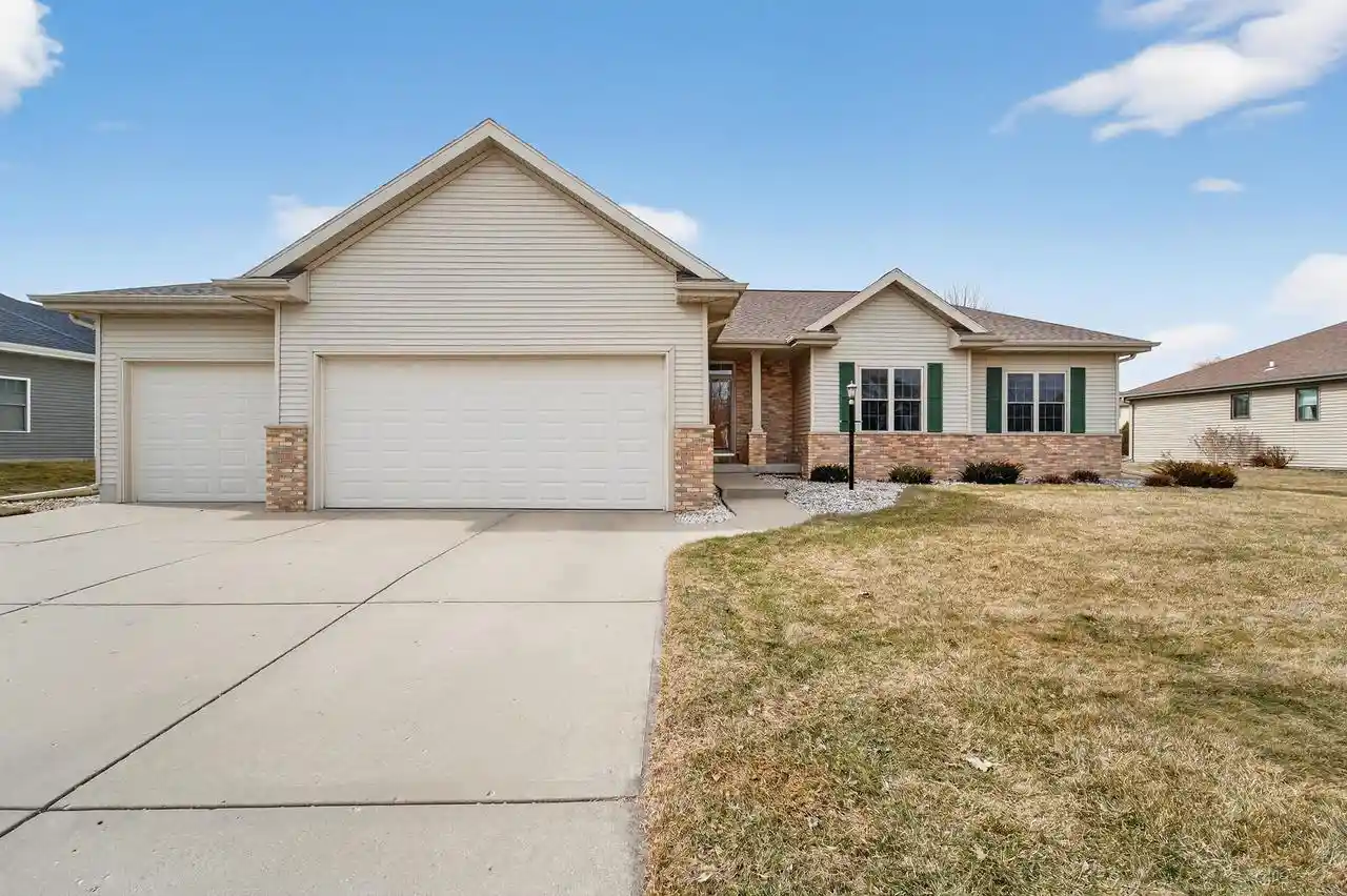 1st image of 409 Coyle Parkway Parkway, Cottage Grove, WI 53527 | MLS# 2023729