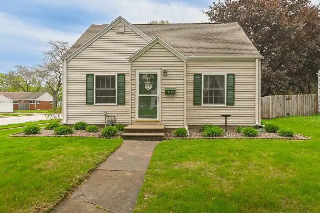 Homes for sale in Green Bay, WI | 1036 Thrush Street Street, Green Bay, WI 54303 | MLS# 50325807