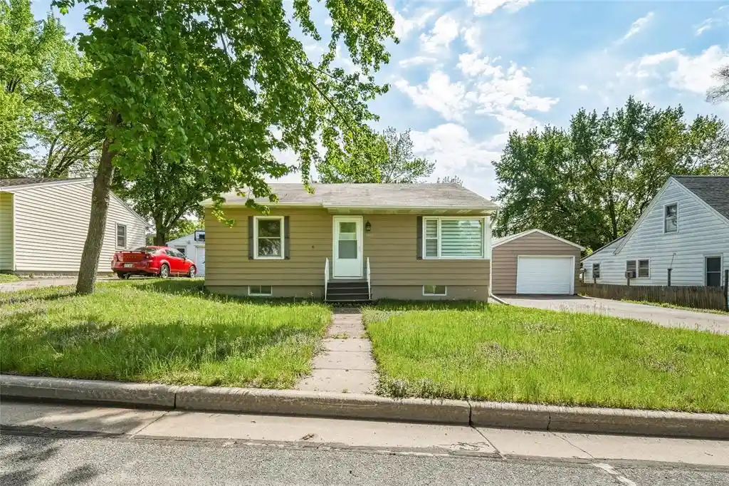 Homes for sale in Eau Claire, WI | 1021 Essex Street Street, Eau Claire, WI 54703 | MLS# 1601161