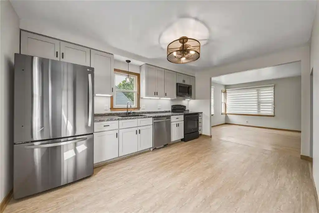 Homes for sale in Eau Claire, WI | 1021 Essex Street Street, Eau Claire, WI 54703 | MLS# 1601161