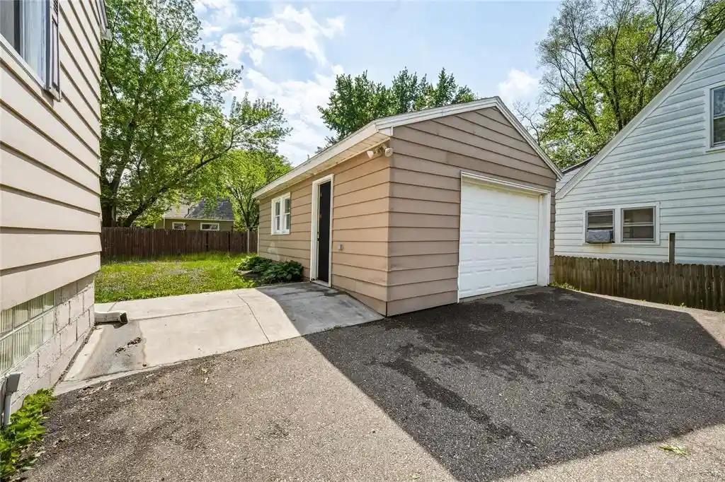 Homes for sale in Eau Claire, WI | 1021 Essex Street Street, Eau Claire, WI 54703 | MLS# 1601161