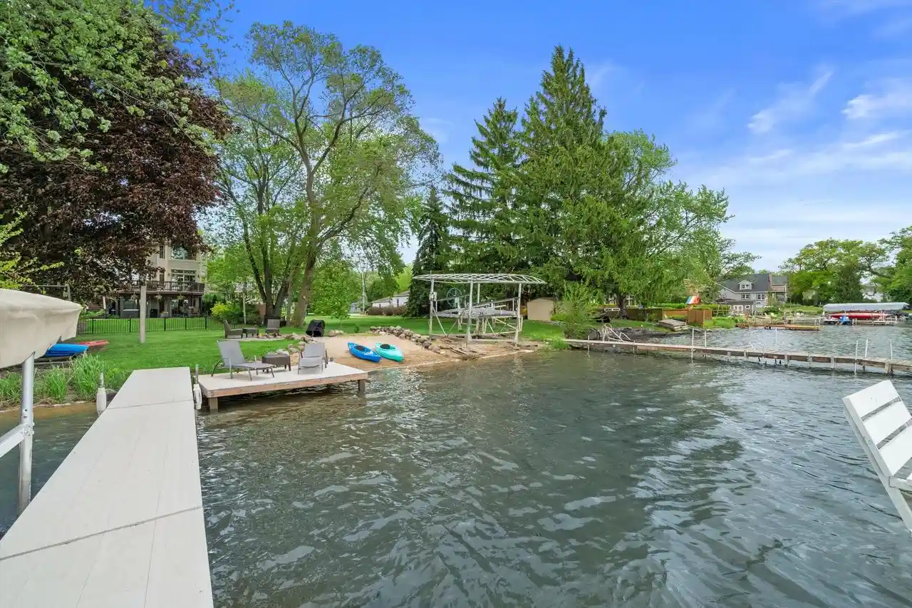Homes for sale in Muskego, WI | W179s6769 Muskego Dr Dr, Muskego, WI 53150 | MLS# 1963368