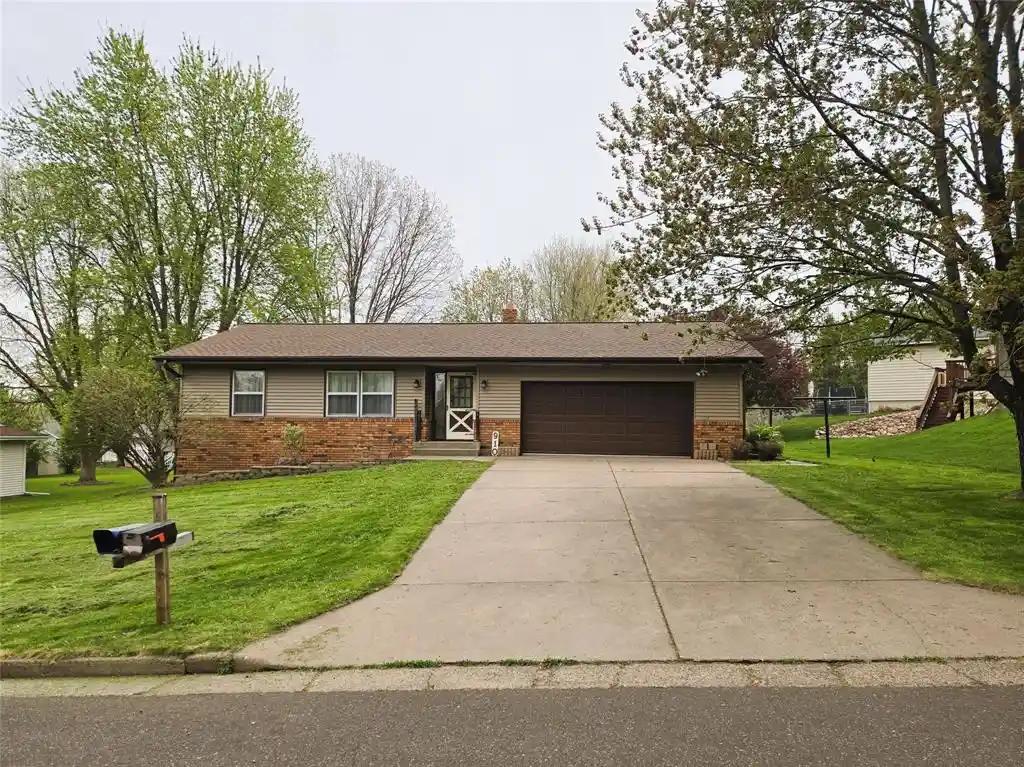 image of 910 Mission Dr Dr, Rice Lake, WI 54868 | MLS# 1601296