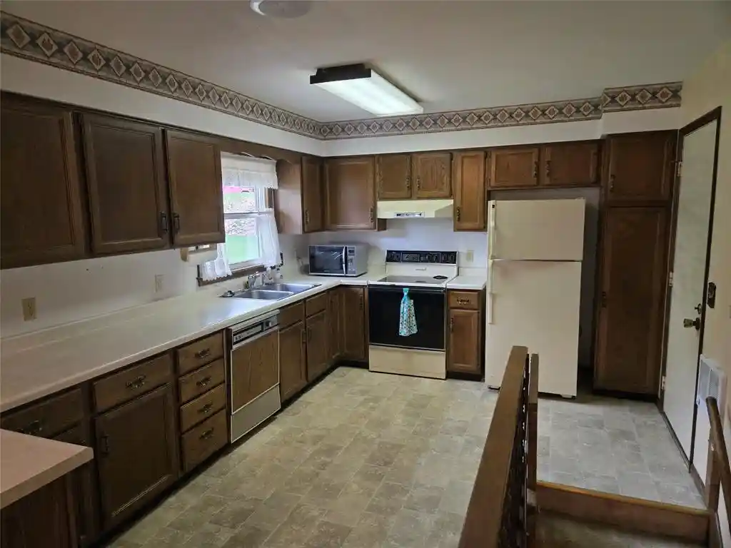 image of 910 Mission Dr Dr, Rice Lake, WI 54868 | MLS# 1601296