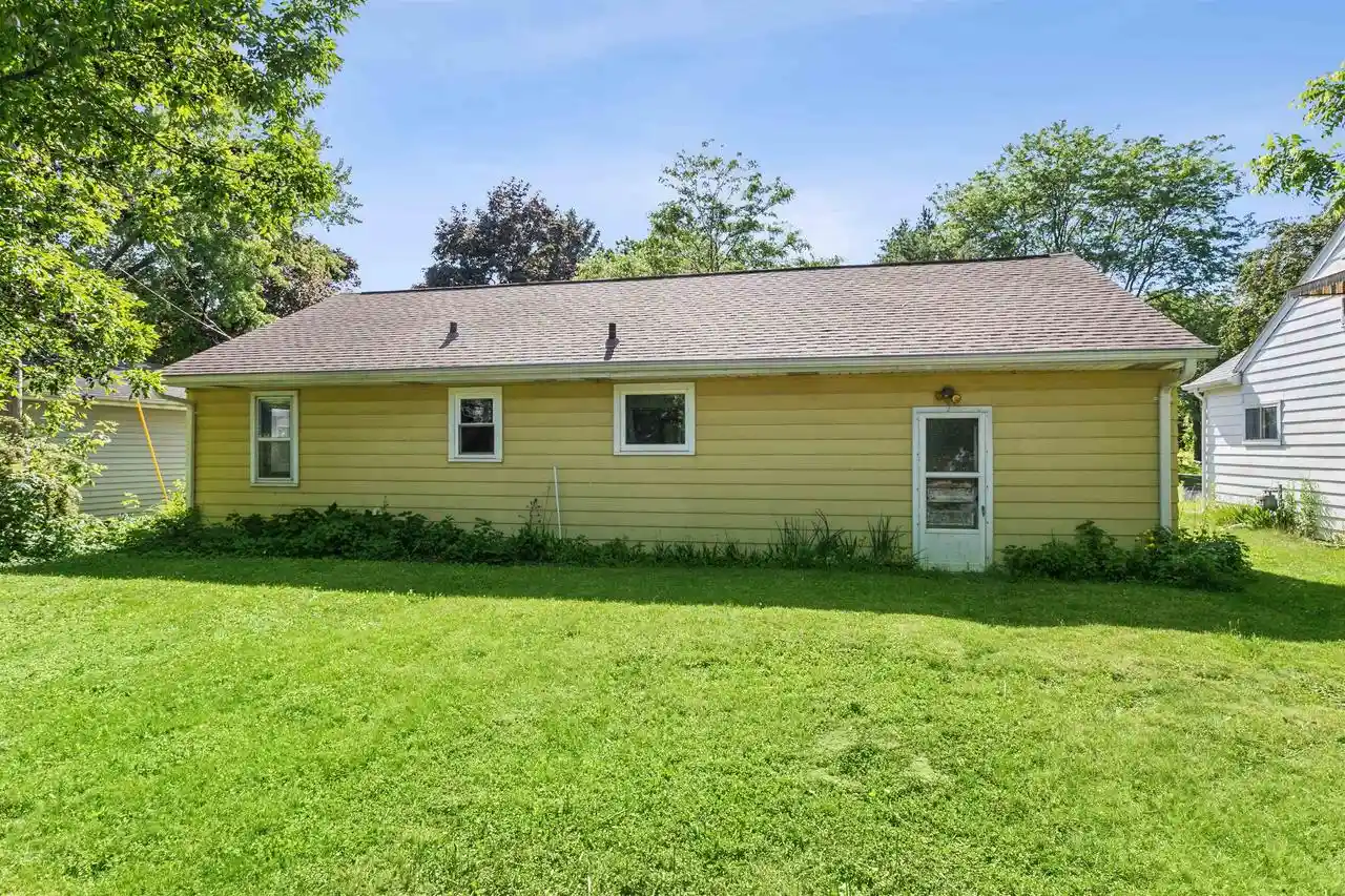 Homes for sale in Appleton, WI | 1124 Wisconsin Court Court, Appleton, WI 54911 | MLS# 50325861