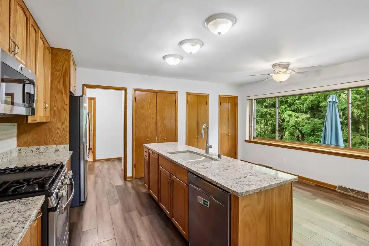 Homes for sale in Hartland, WI | W326n6575 Sylvian Dr Dr, Hartland, WI 53029 | MLS# 1963410