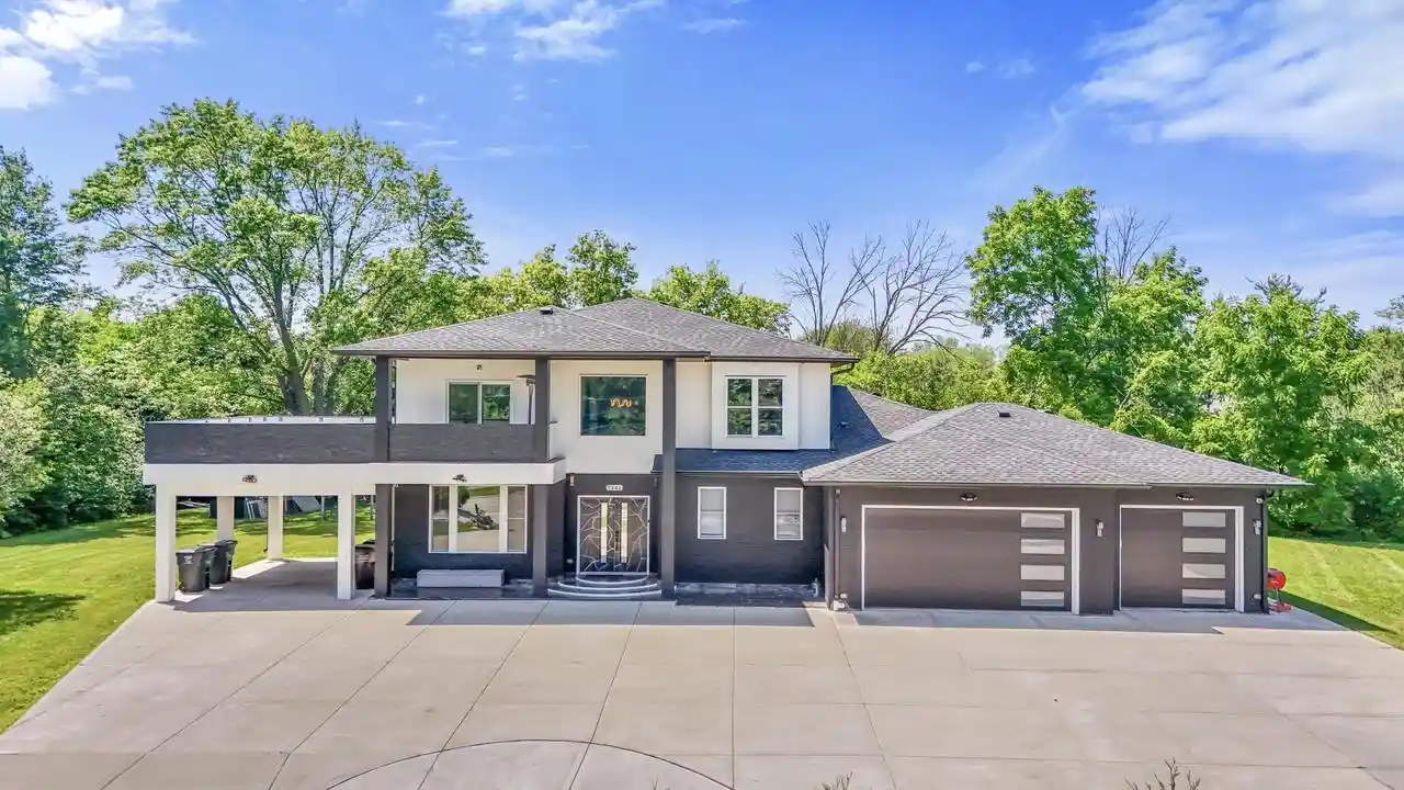Homes for sale in Franklin, WI | 7341 S 76th Street Street, Franklin, WI 53132 | MLS# 1963420