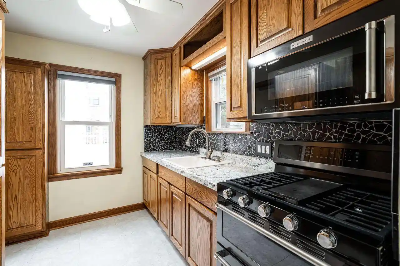 Homes for sale in Milwaukee, WI | 3535 S Pine Avenue Avenue, Milwaukee, WI 53207 | MLS# 1963430