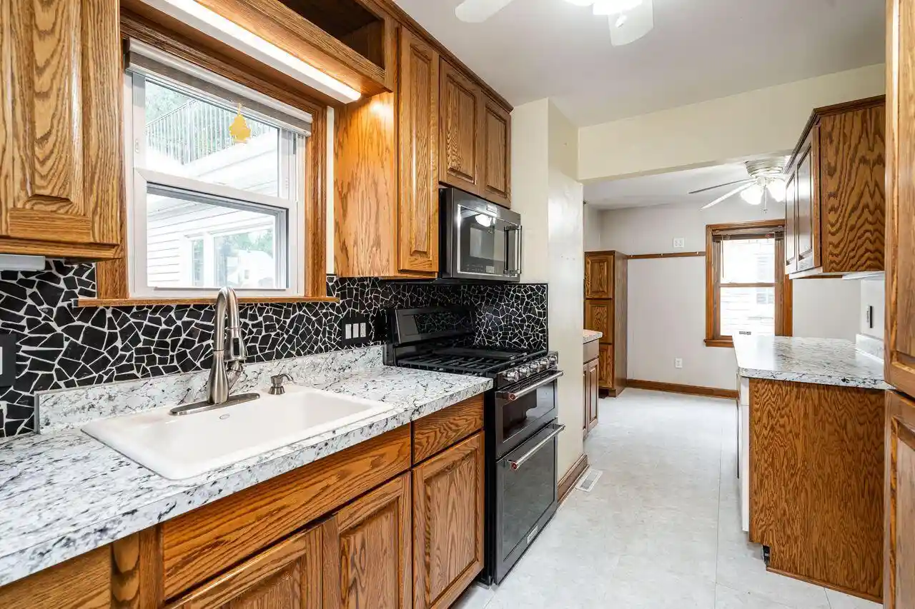 Homes for sale in Milwaukee, WI | 3535 S Pine Avenue Avenue, Milwaukee, WI 53207 | MLS# 1963430