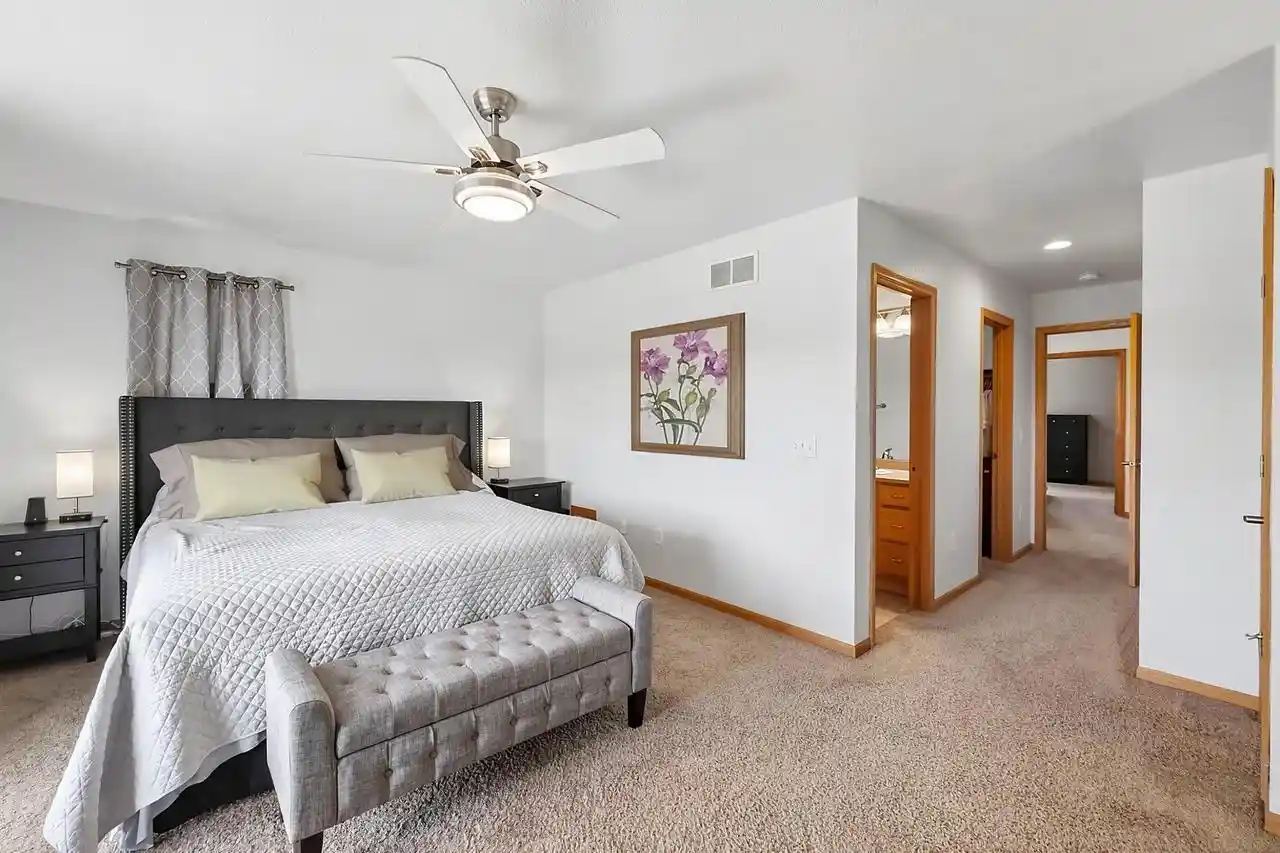 3rd image of 976 Stonehaven Dr Dr, Sun Prairie, WI 53590 | MLS# 2023810