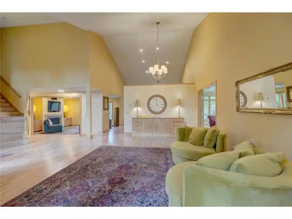 4th image of 1005 Spruce Dr Dr, Hudson, WI 54016 | MLS# 7078218
