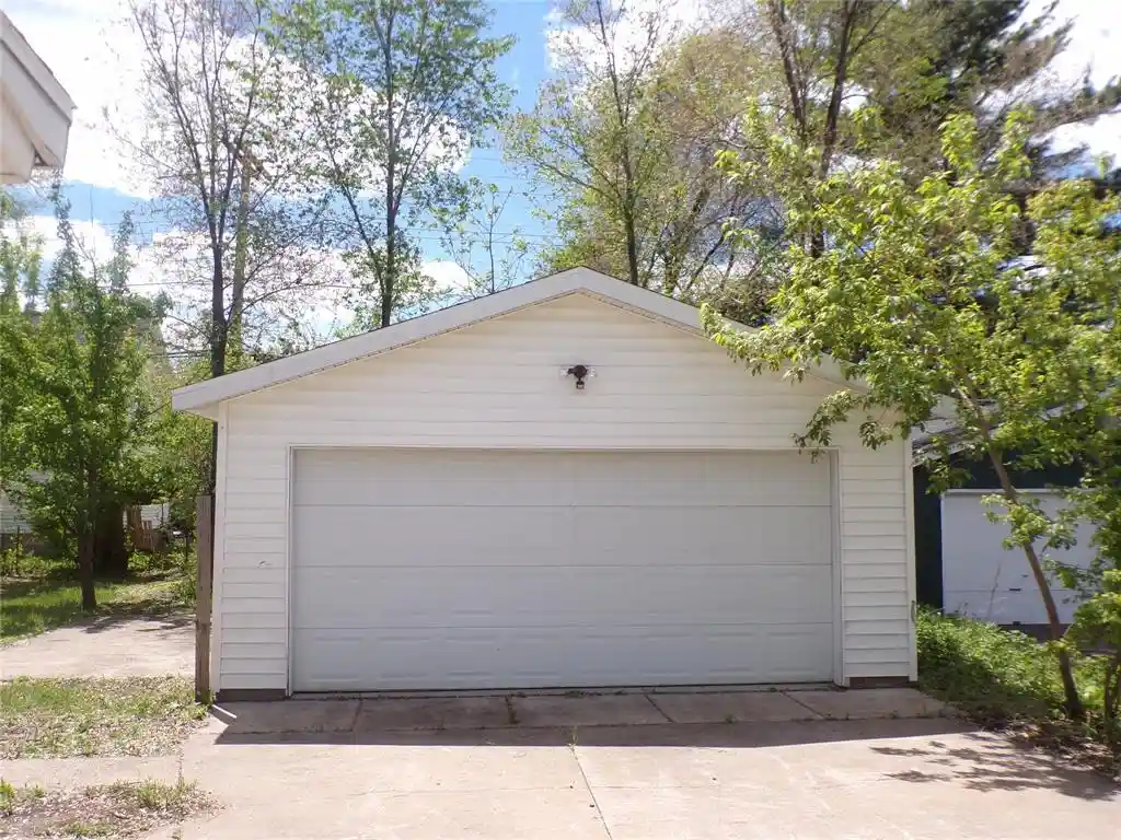 Homes for sale in Altoona, WI | 1511 Lynn Avenue Avenue, Altoona, WI 54720 | MLS# 1601386