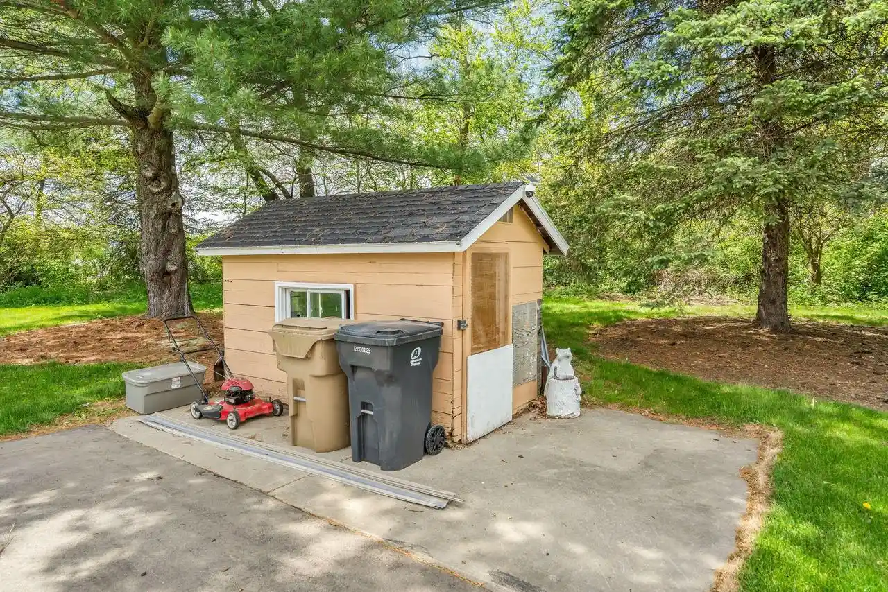 Photo 3 of Single family home for sale at 4613 W Rutland Road Road, Brooklyn, WI 53521 | MLS# 1963480 | Listing updated on 2026-06-24