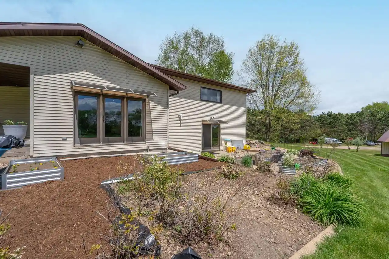 Photo 4 of Single family home for sale at 4613 W Rutland Road Road, Brooklyn, WI 53521 | MLS# 1963480 | Listing updated on 2026-06-24