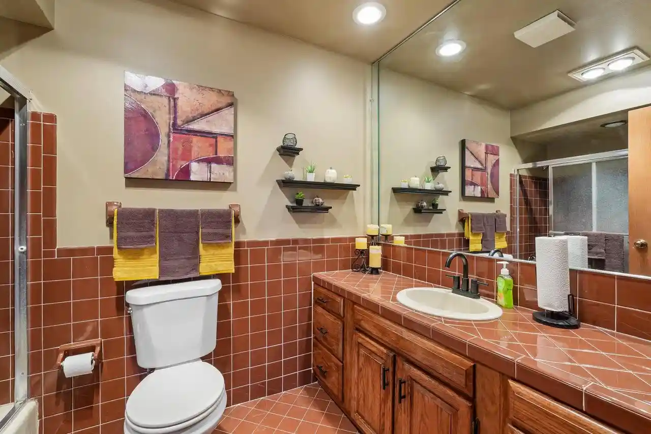 Homes for sale in Glendale, WI | 7234 N Green Bay Avenue Avenue #202, Glendale, WI 53209 | MLS# 1963562