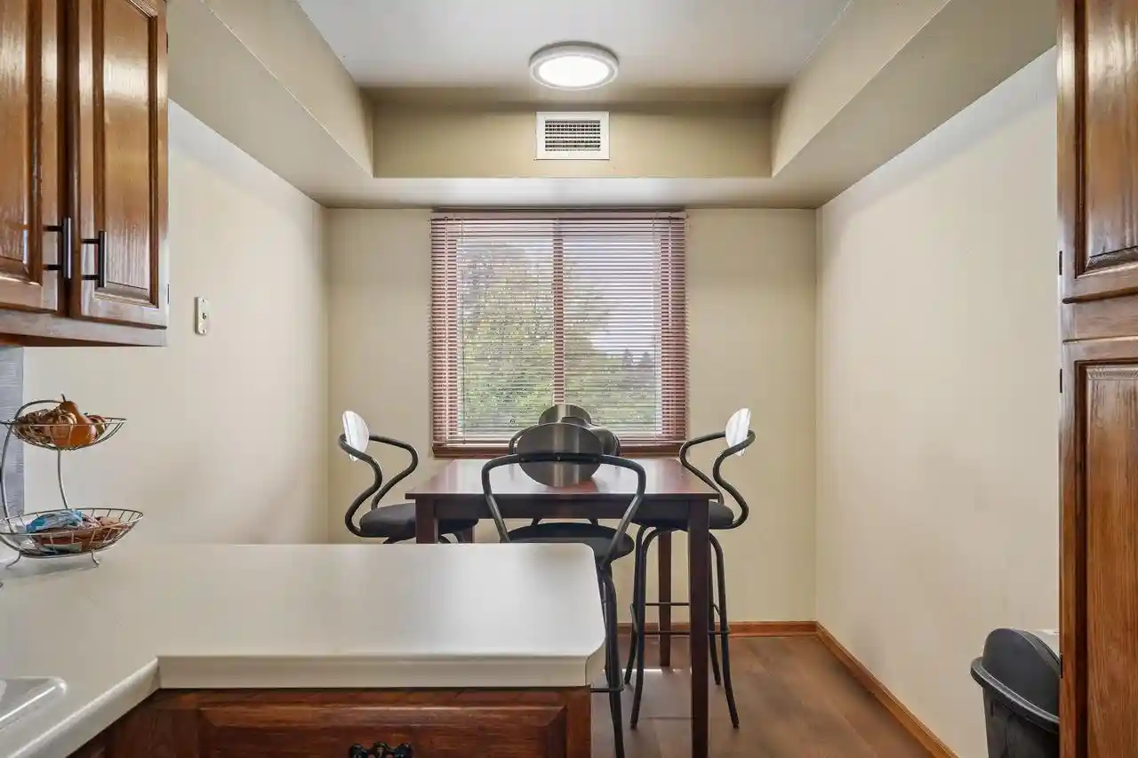 Homes for sale in Glendale, WI | 7234 N Green Bay Avenue Avenue, Glendale, WI 53209 | Houzeo