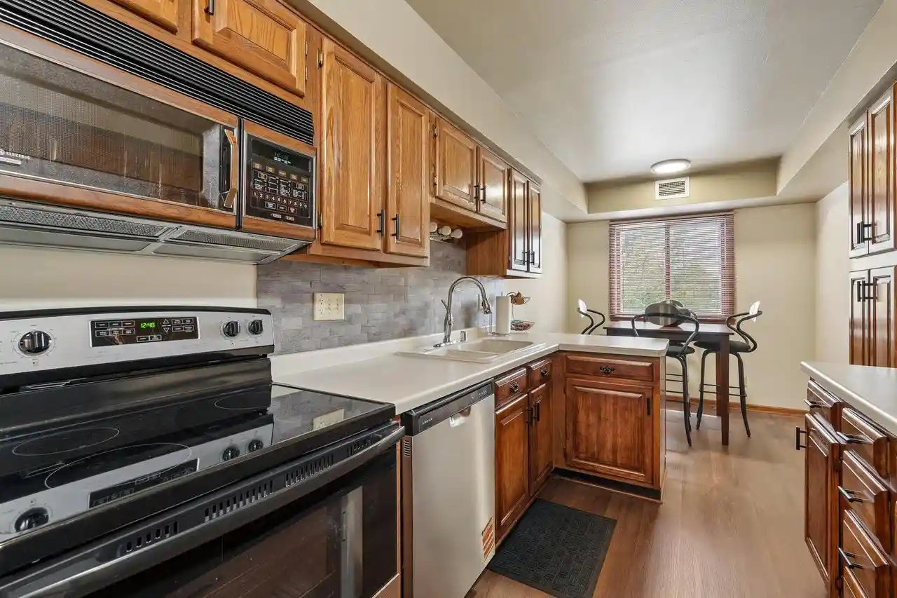 Homes for sale in Glendale, WI | 7234 N Green Bay Avenue Avenue #202, Glendale, WI 53209 | MLS# 1963562