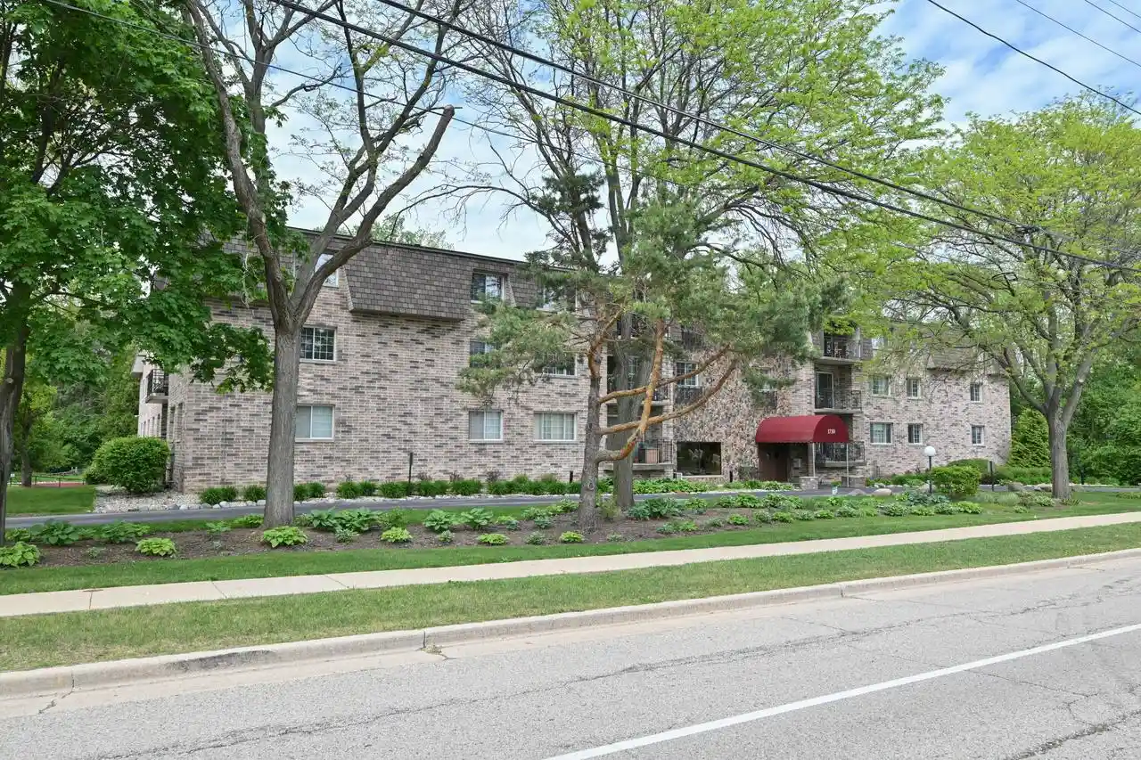 Homes for sale in Glendale, WI | 1730 W Green Tree Road Road #104, Glendale, WI 53209 | MLS# 1963582