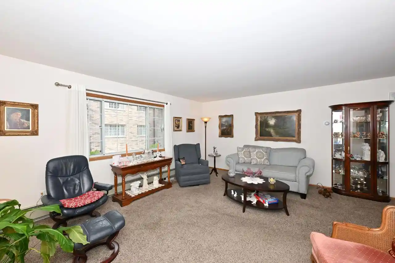Homes for sale in Glendale, WI | 1730 W Grn Tree Rd Rd, Glendale, WI 53209