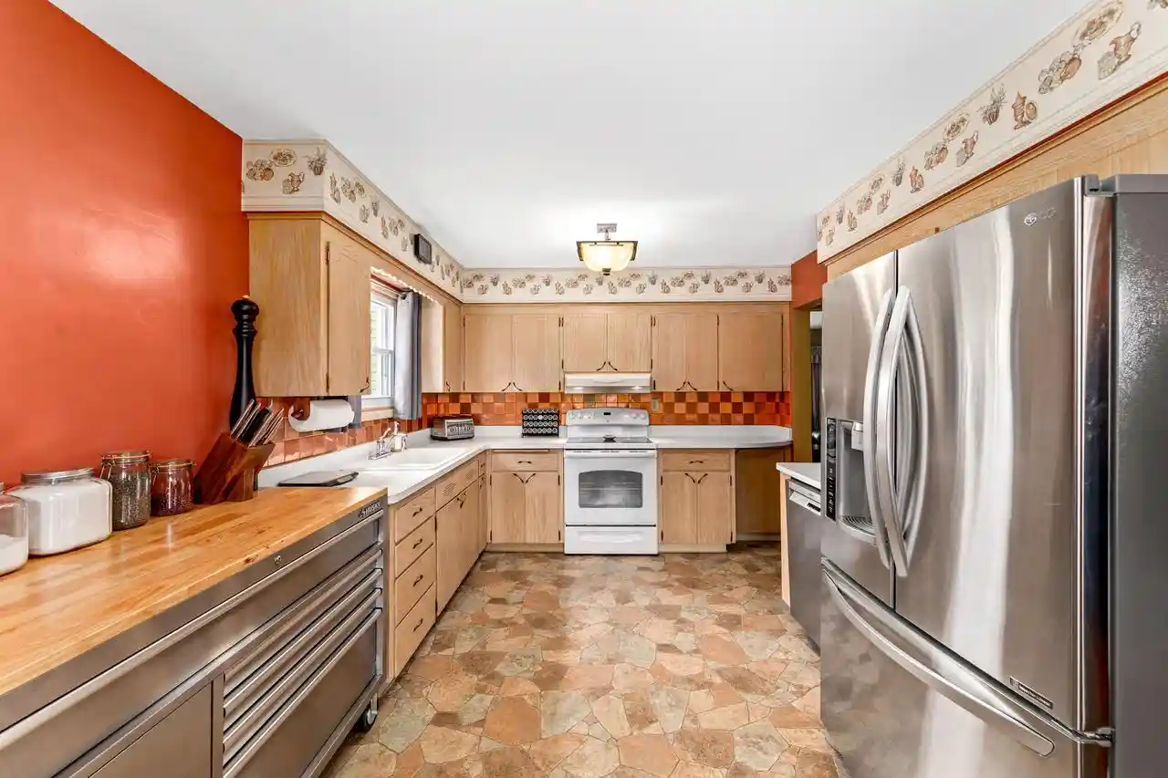 Homes for sale in Racine, WI | 3222 Yorktown Street Street, Racine, WI 53404 | MLS# 1963604
