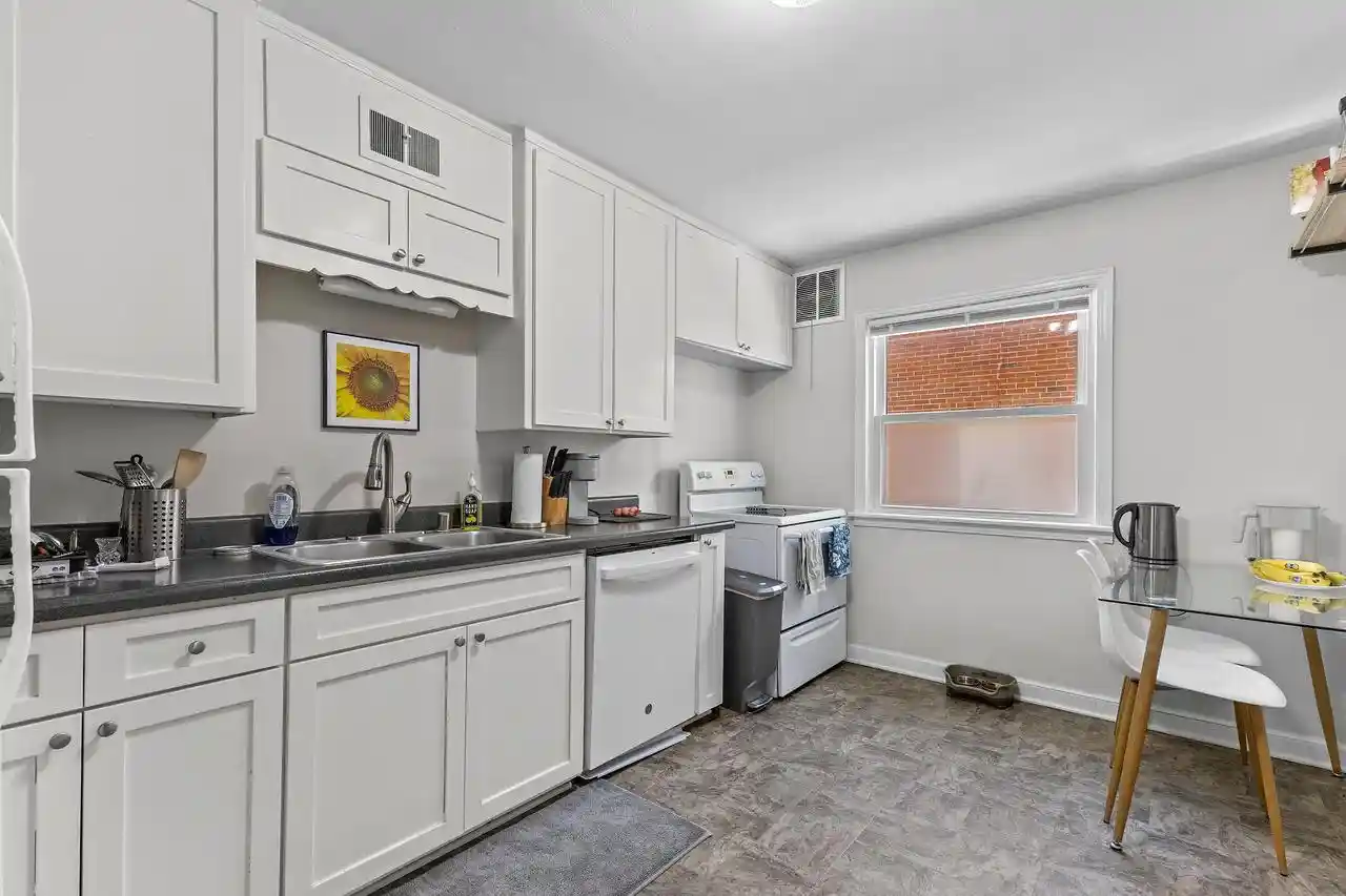Listing Photo 2 - Condo for sale in building located at 4022 N Newhall St St, Shorewood, WI 53211 - Unit #4024