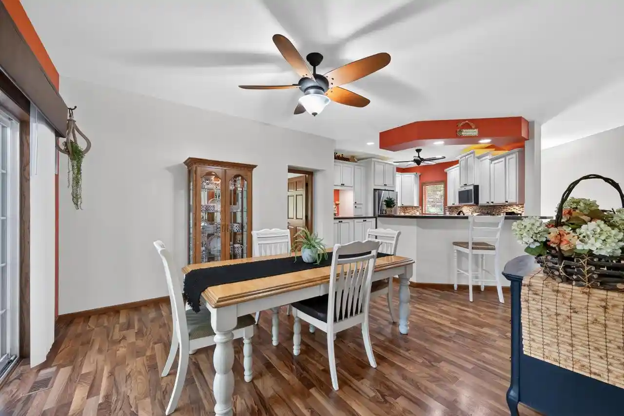 4th image of 2090 Yahara Dr Dr, Stoughton, WI 53589 | MLS# 2023925