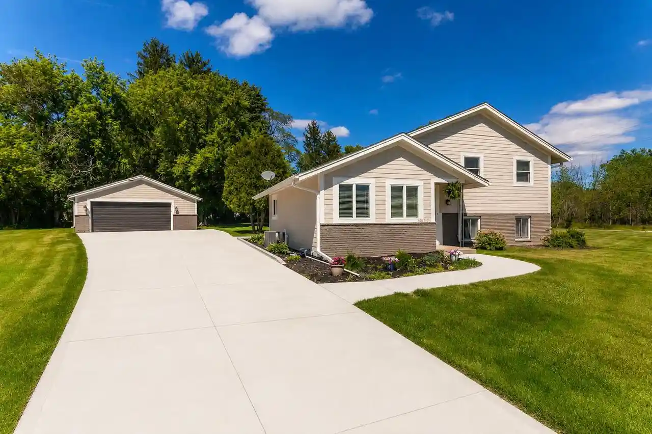 image of N20w28282 Oakton Road Road, Pewaukee, WI 53072 | MLS# 1963627