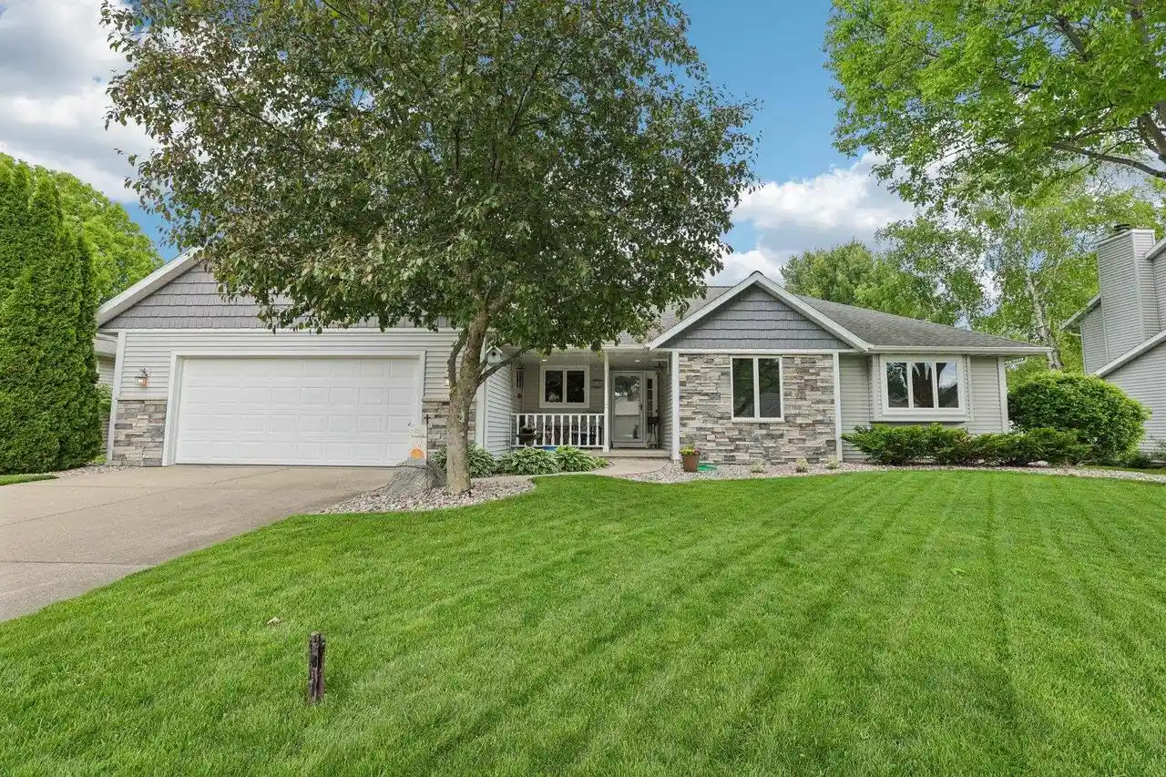 1st image of 810 Ganser Dr Dr, Waunakee, WI 53597 | MLS# 2023941