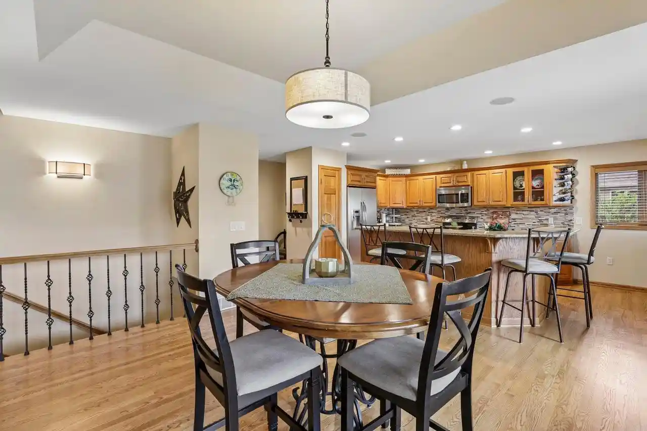 2nd image of 810 Ganser Dr Dr, Waunakee, WI 53597 | MLS# 2023941