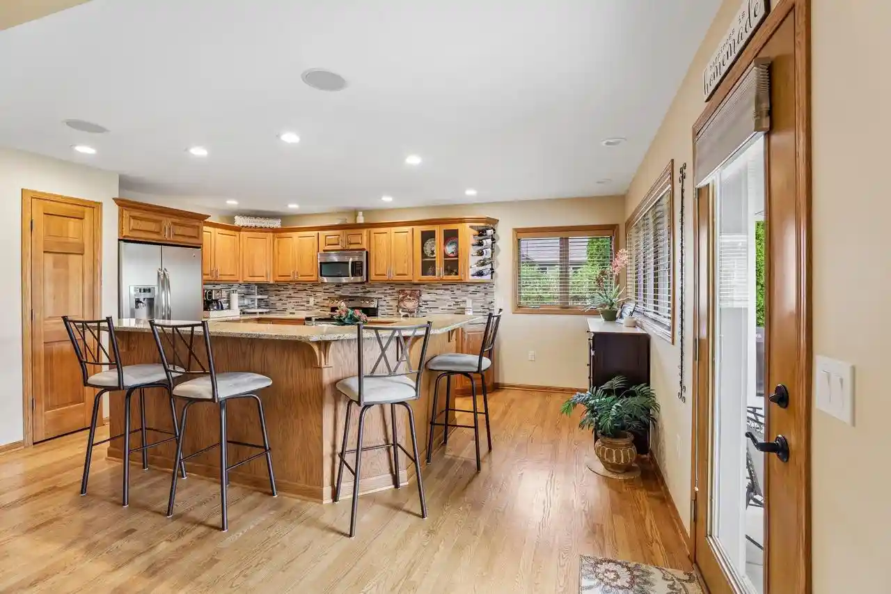 3rd image of 810 Ganser Dr Dr, Waunakee, WI 53597 | MLS# 2023941