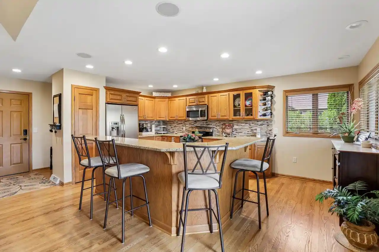 4th image of 810 Ganser Dr Dr, Waunakee, WI 53597 | MLS# 2023941