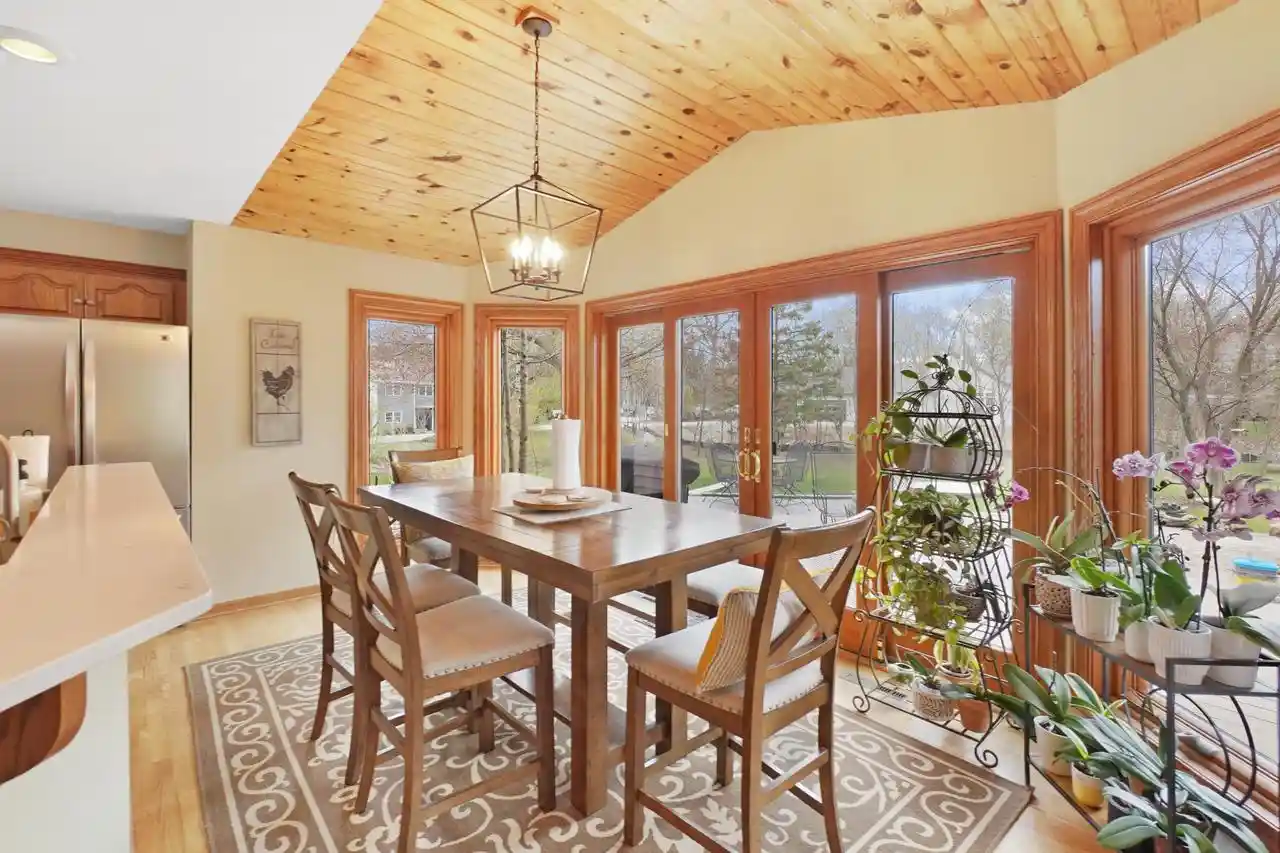 3rd image of 906 Scenic Heights Dr Dr, Delafield, WI 53018 | MLS# 1963635
