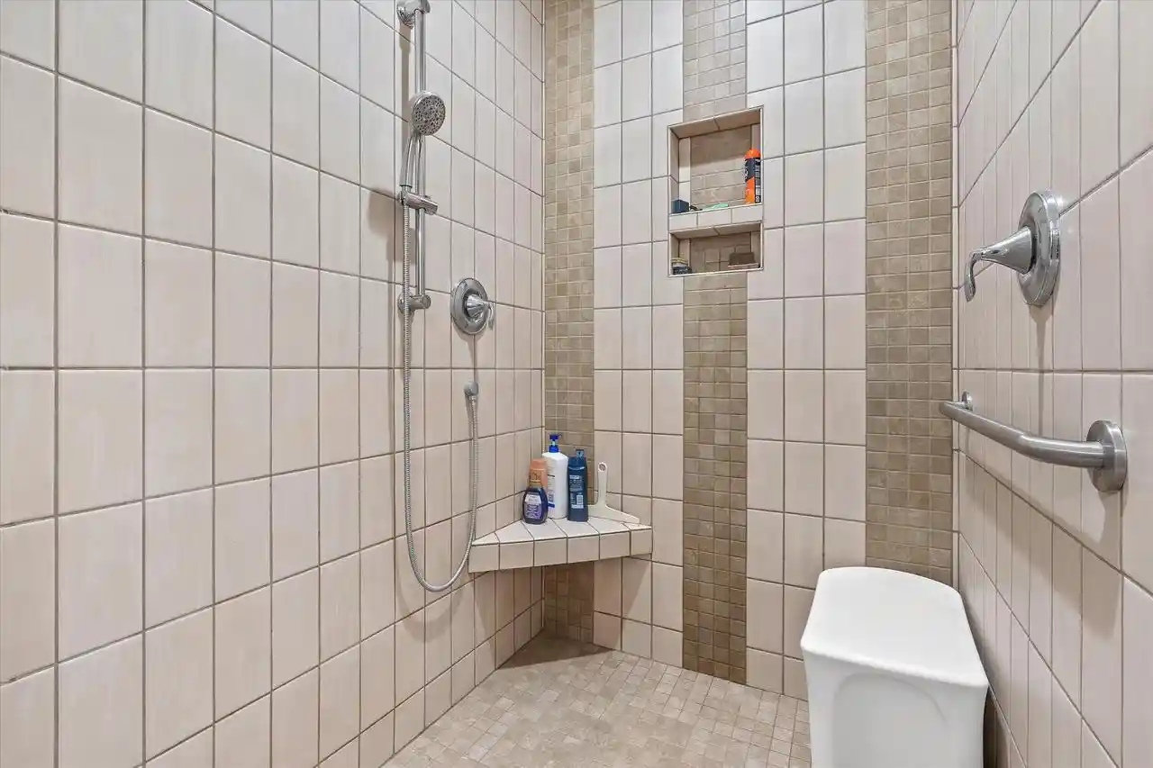 4th image of 17955 Ashlea Dr Dr #10, Brookfield, WI 53045 | MLS# 1963652