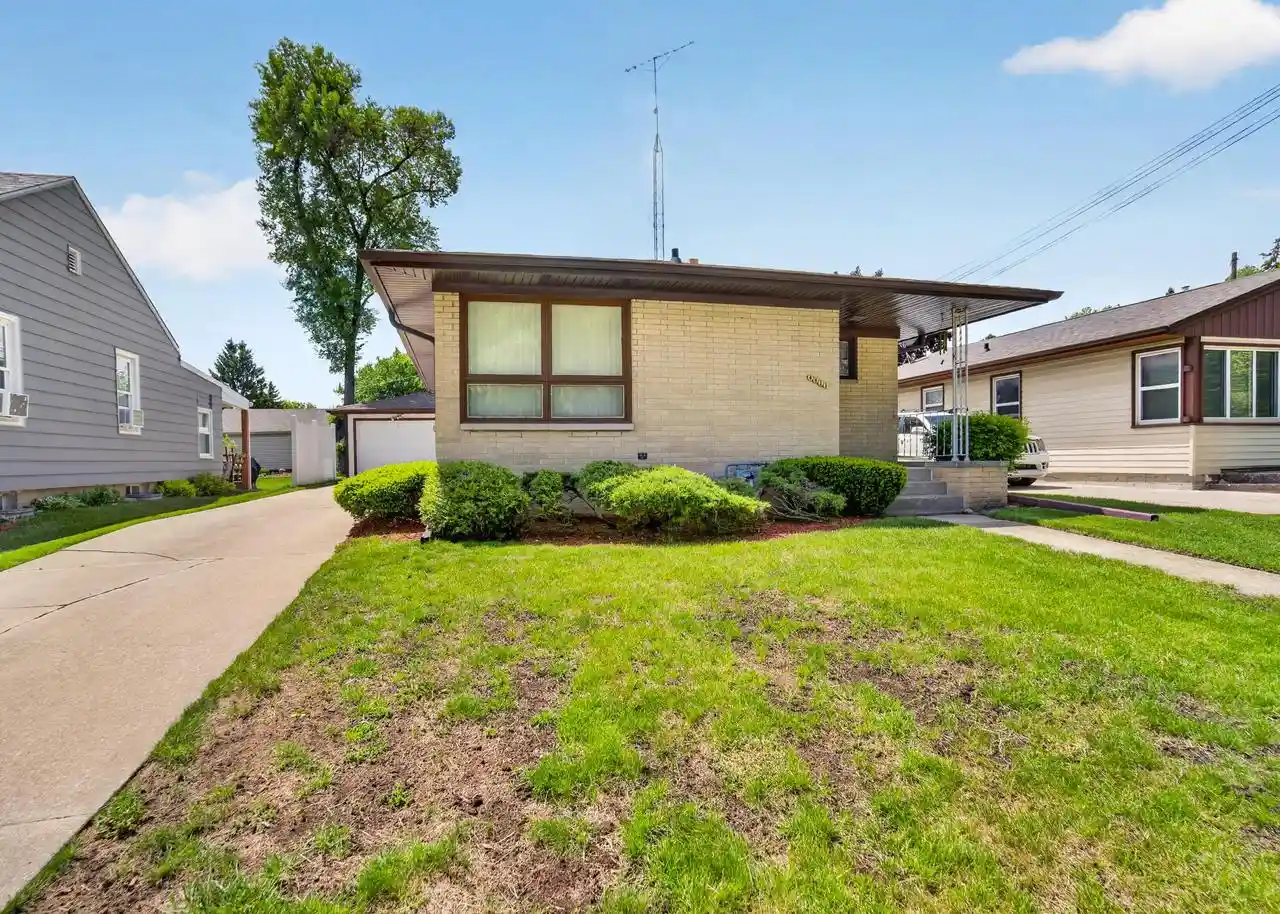 Homes for sale in Racine, WI | 4011 19th Street Street, Racine, WI 53405 | MLS# 1963684